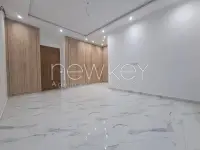 Une Villa S+5 avec piscine à vendre à La Soukra - 3