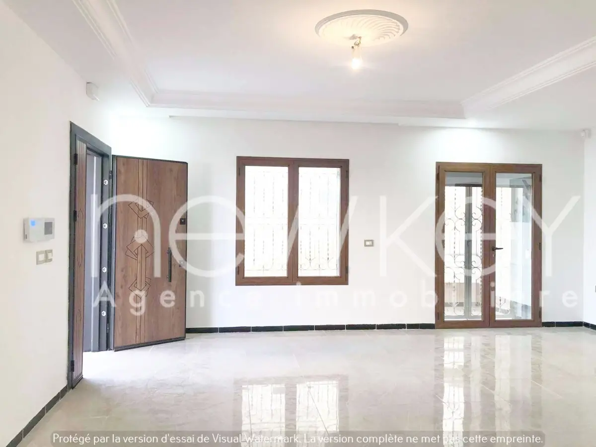 Villa S+6 avec piscine à louer aux Jardins de Carthage