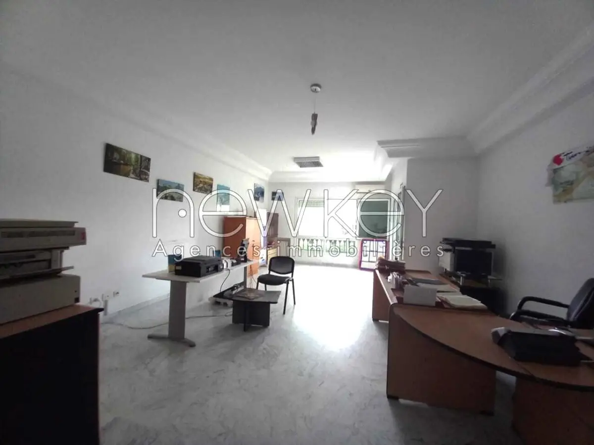 appartement s+3 vide la marsa