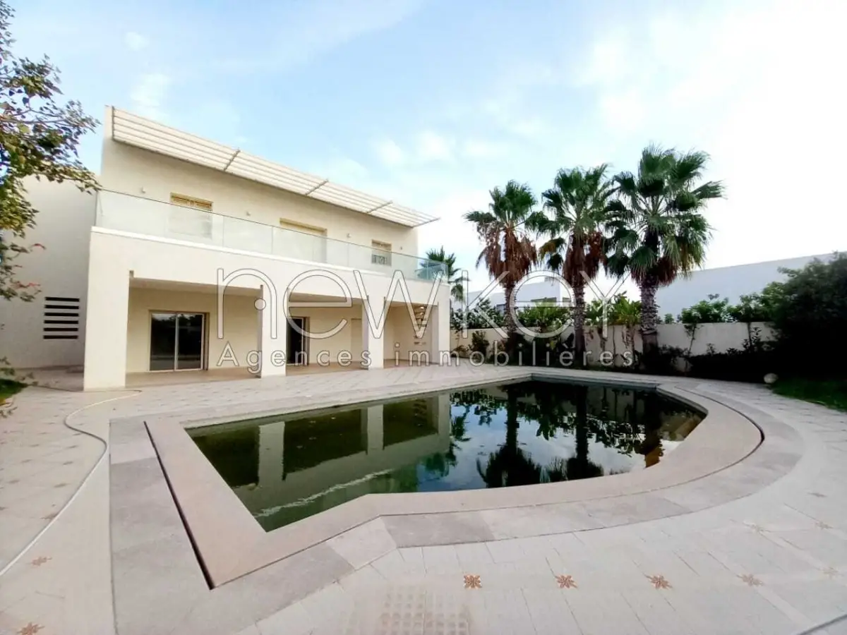 Magnifique villa S+4 à Gammarth