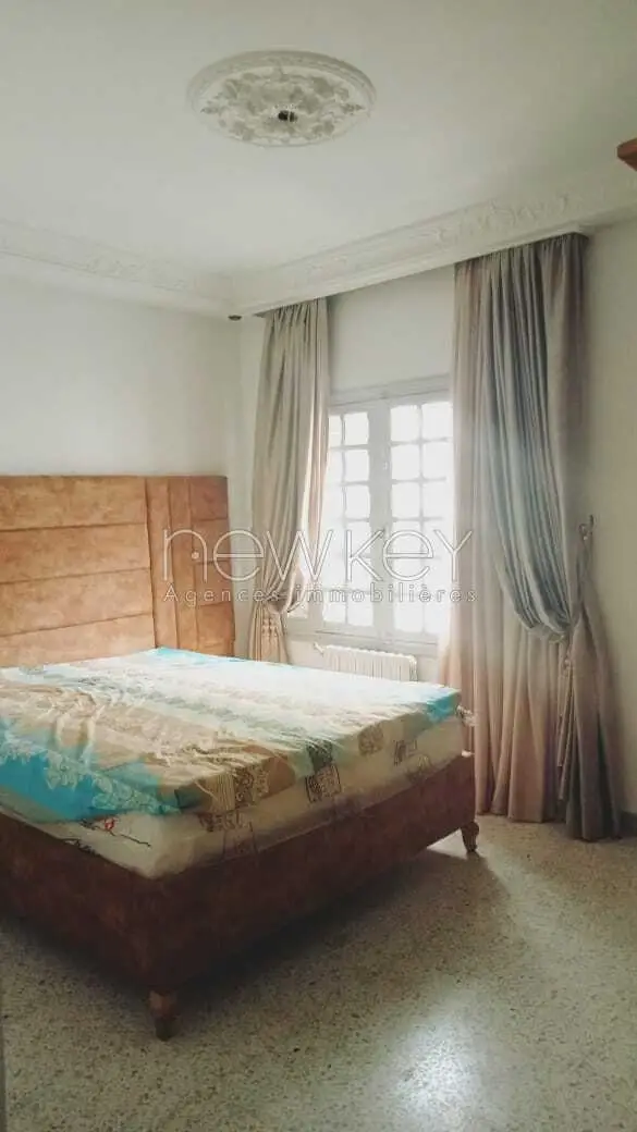 Etage de villa s+3 à la Marsa