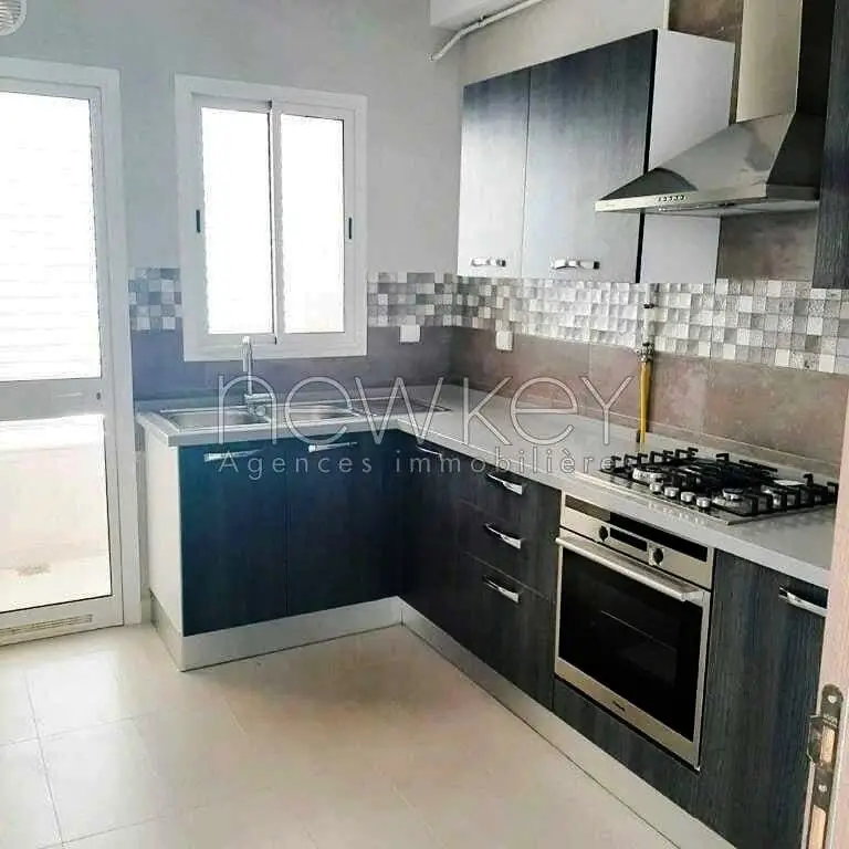 Bel appartement S1 à louer à La Soukra