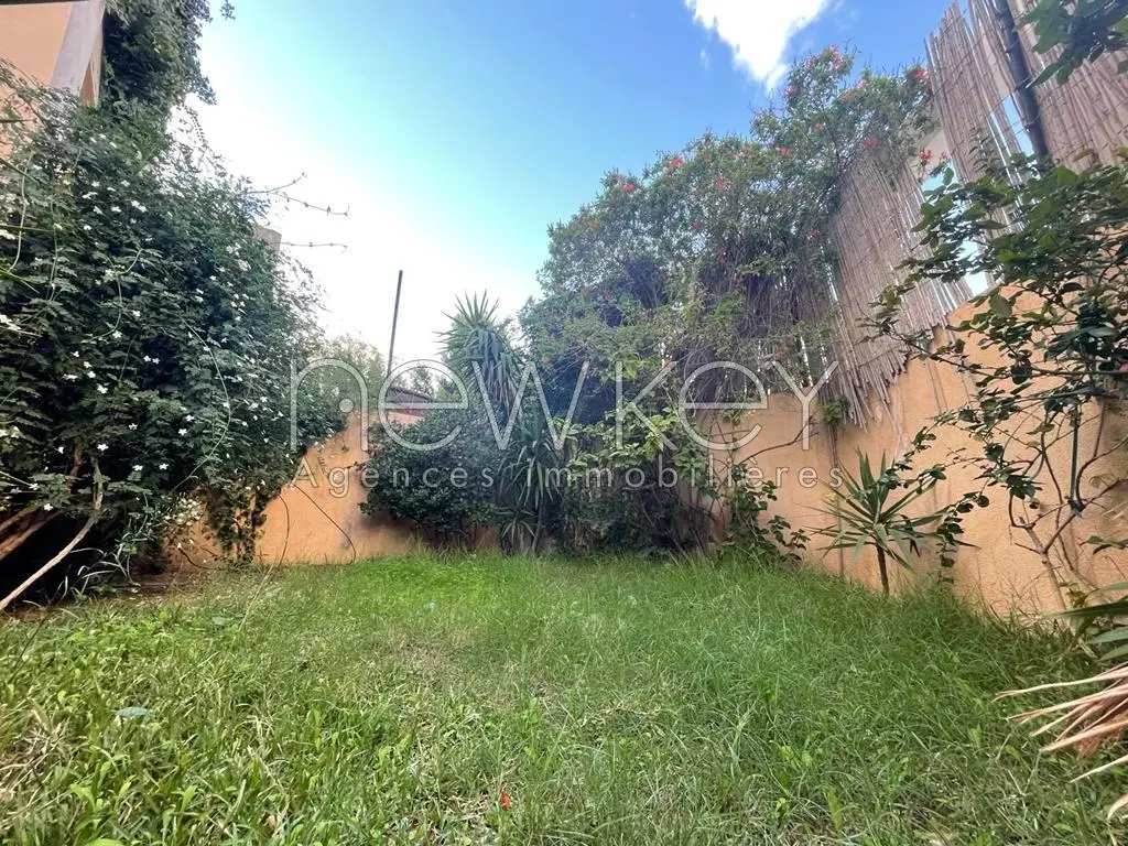 Duplex S3 avec jardin à louer aux Berges du Lac 2