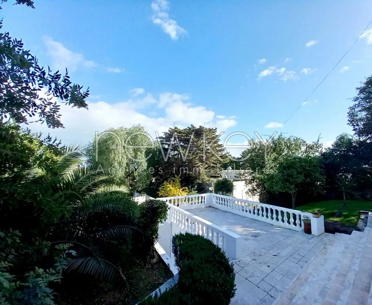 Coquette Villa à la Marsa  vue mer