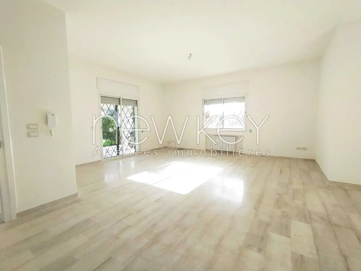 Une Belle villa avec jardin S3 à louer à la Soukra