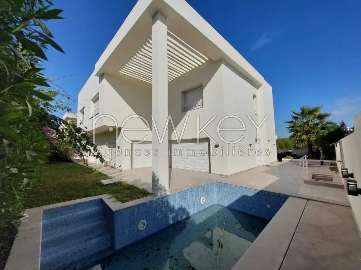 Magnifique villa S+4 à Gammarth