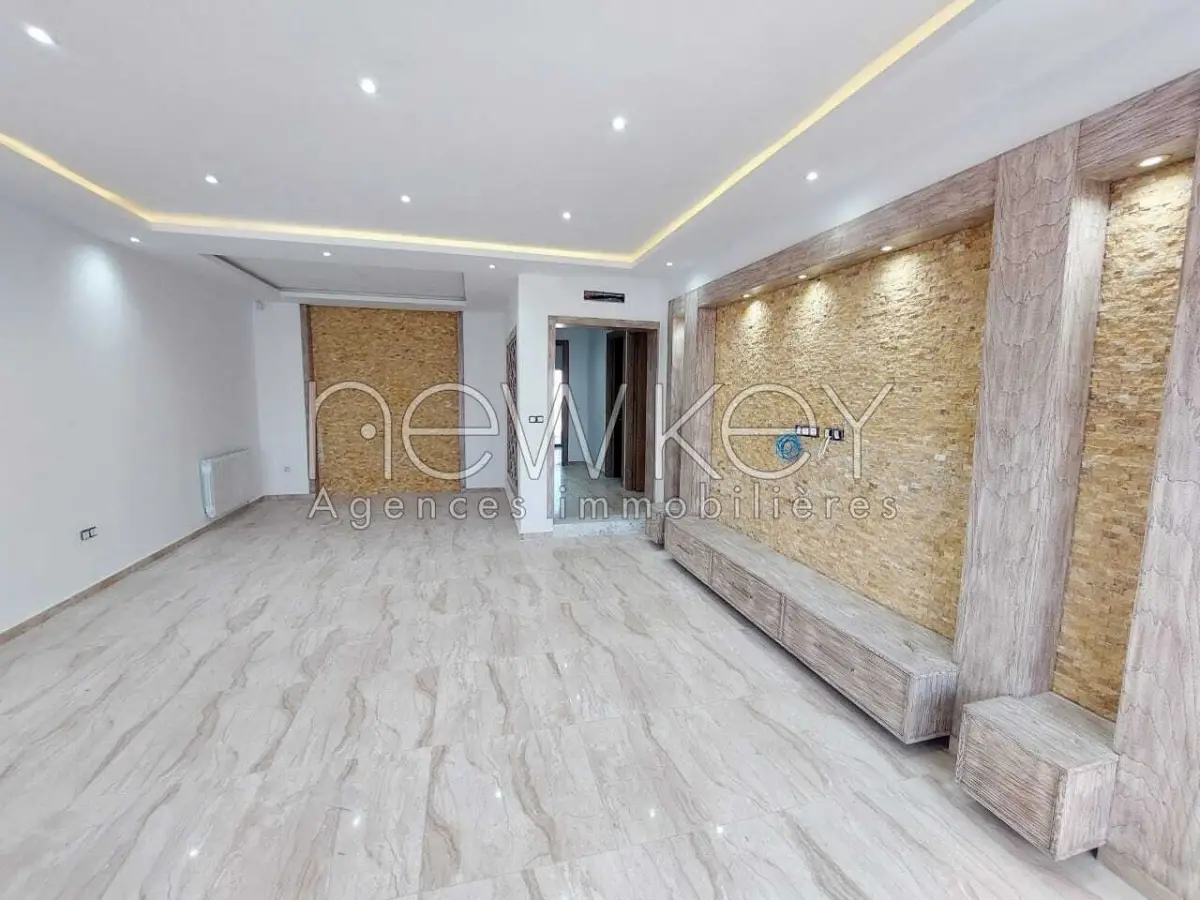 Neuf Etage de villa s+2 à La Marsa