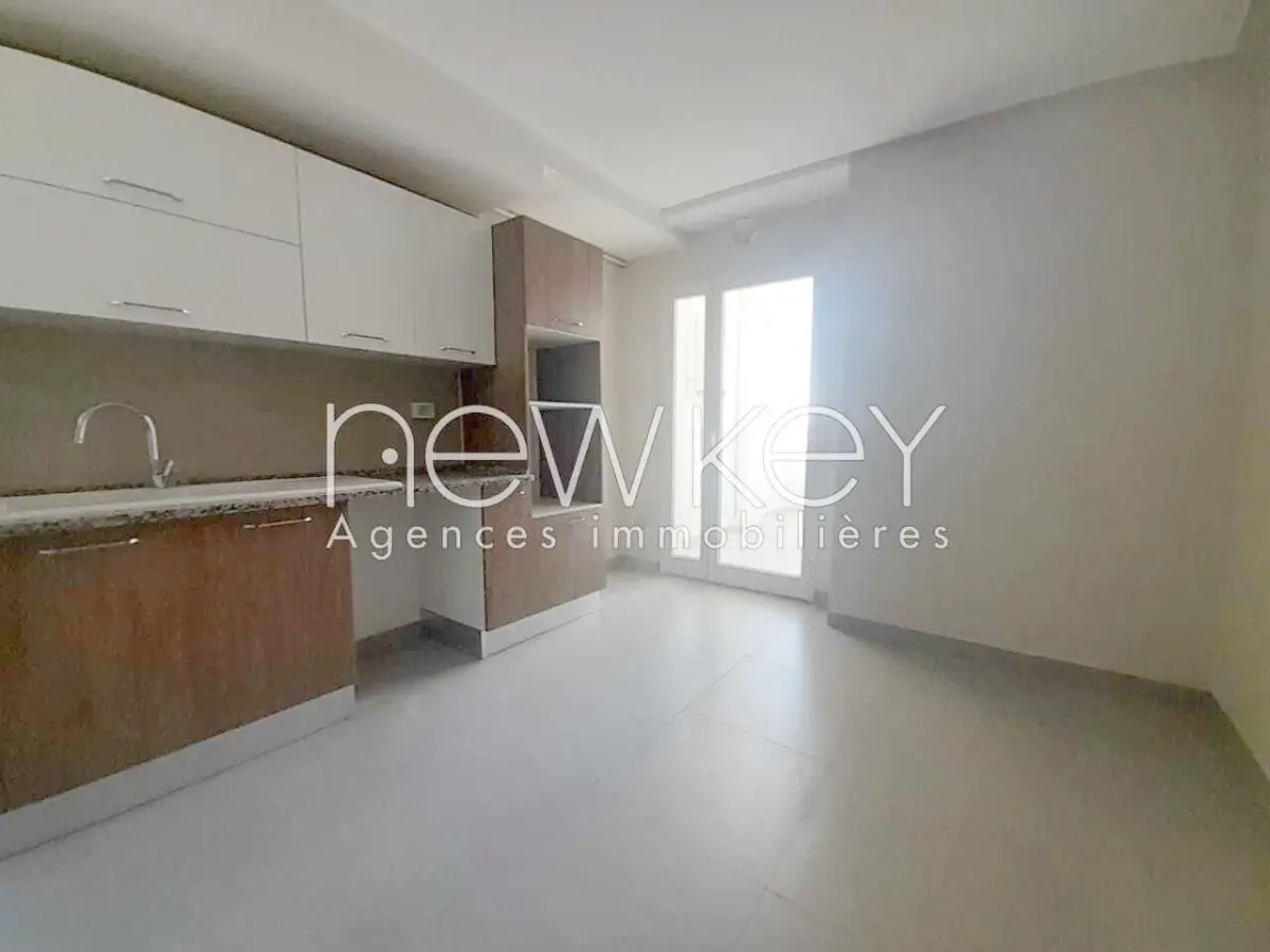 Bel appartement S3 à vendre à Ain Zaghouan
