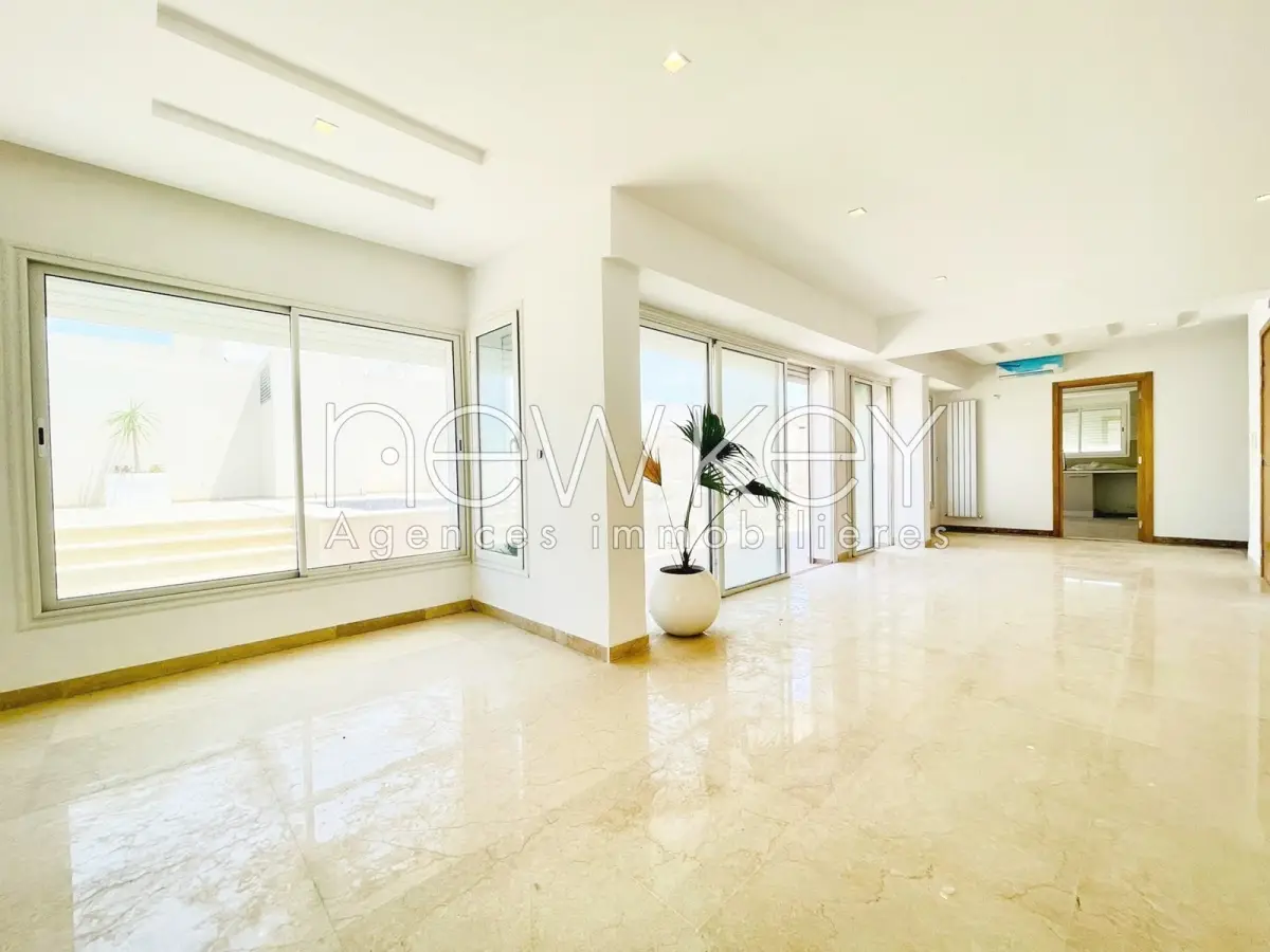 Penthouse Neuf avec piscine à vendre aux jardins de Carthage