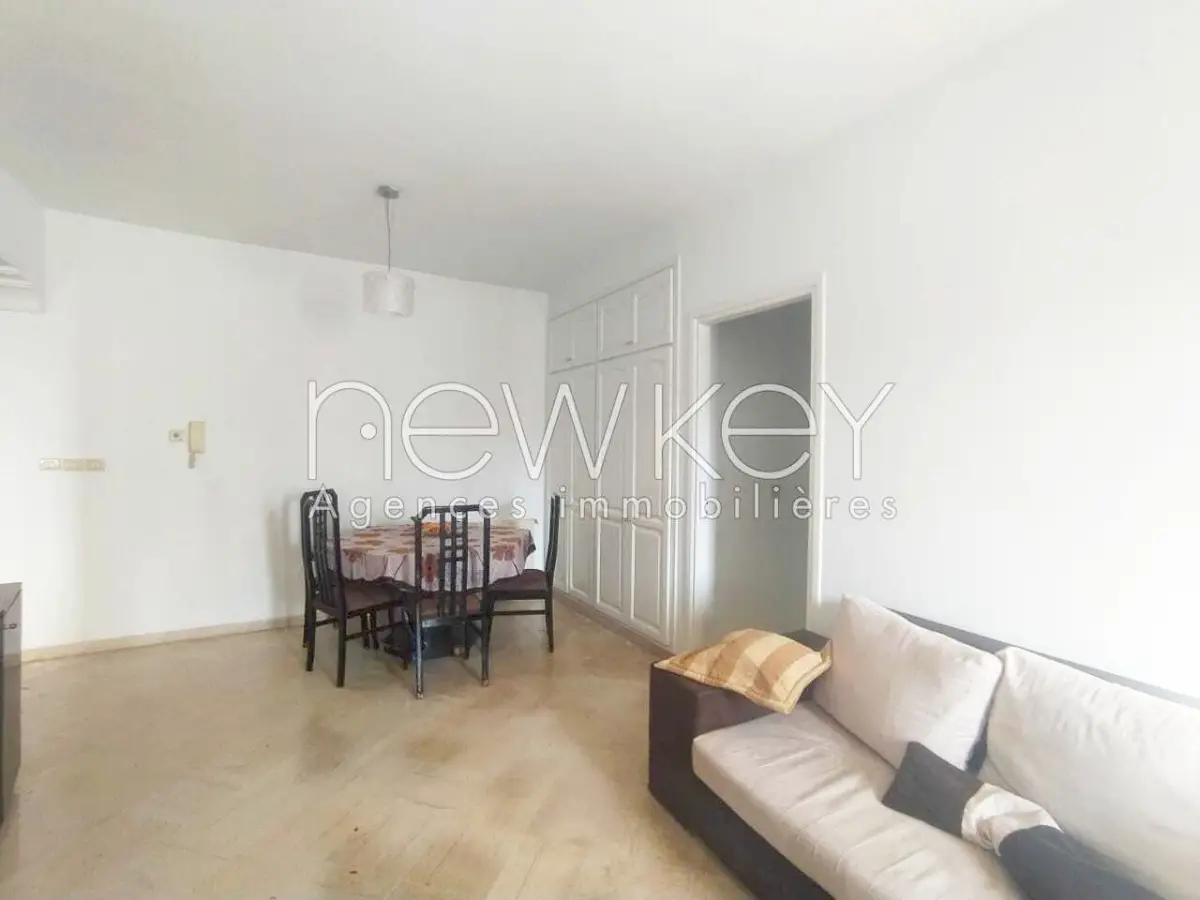 Un Appartement S+2 à vendre à Cité Les Palmeraies
