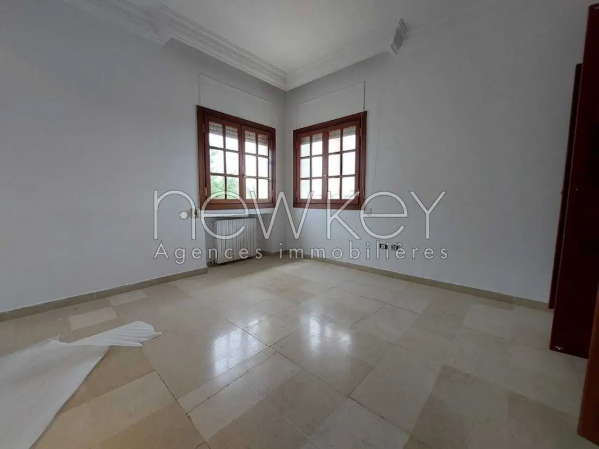 villa s+4 à Gammarth