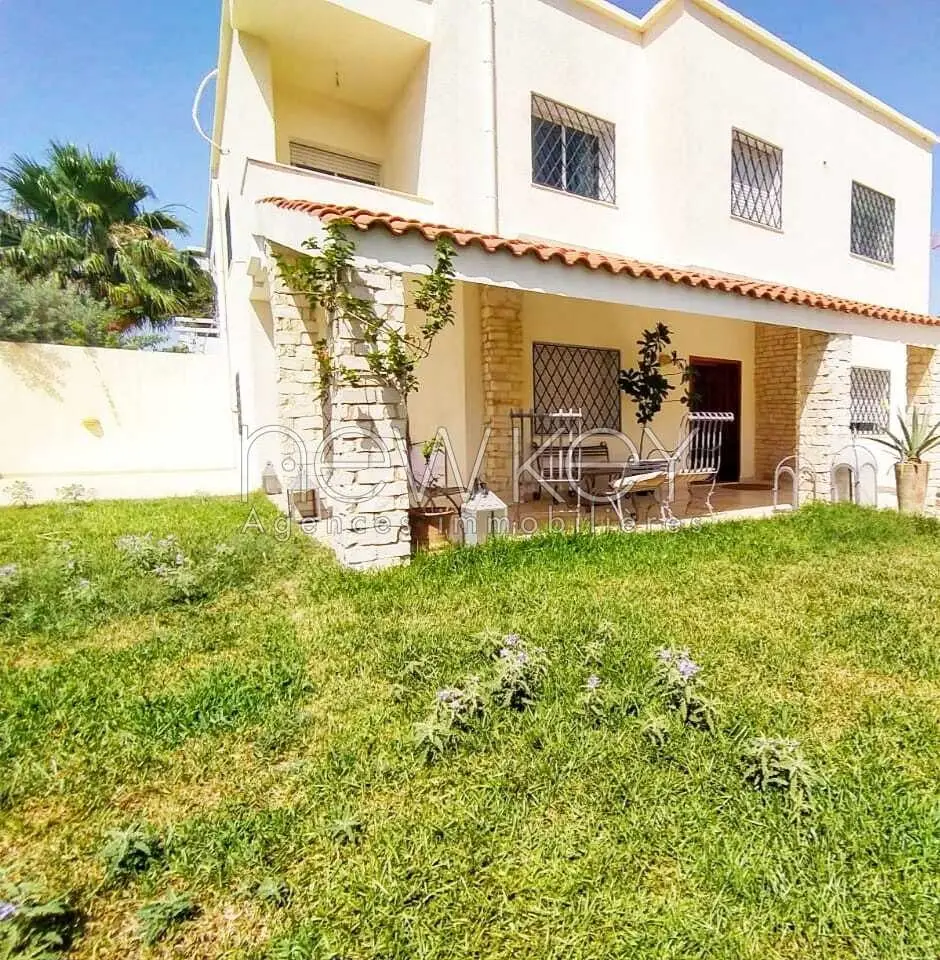 Superbe Villa S+3 avec jardin à La Soukra