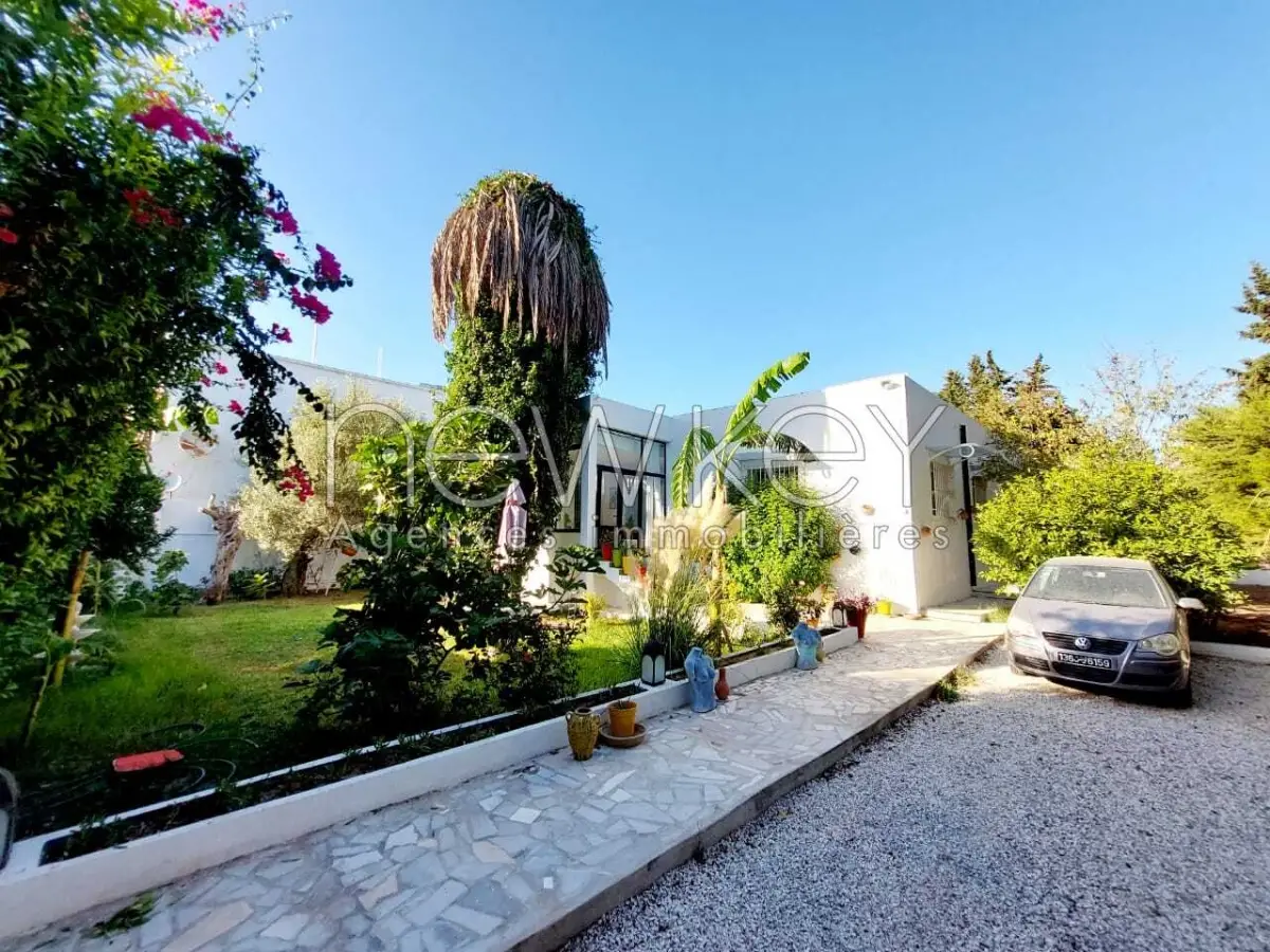 Villa plain pied s3 Meublé à la Marsa