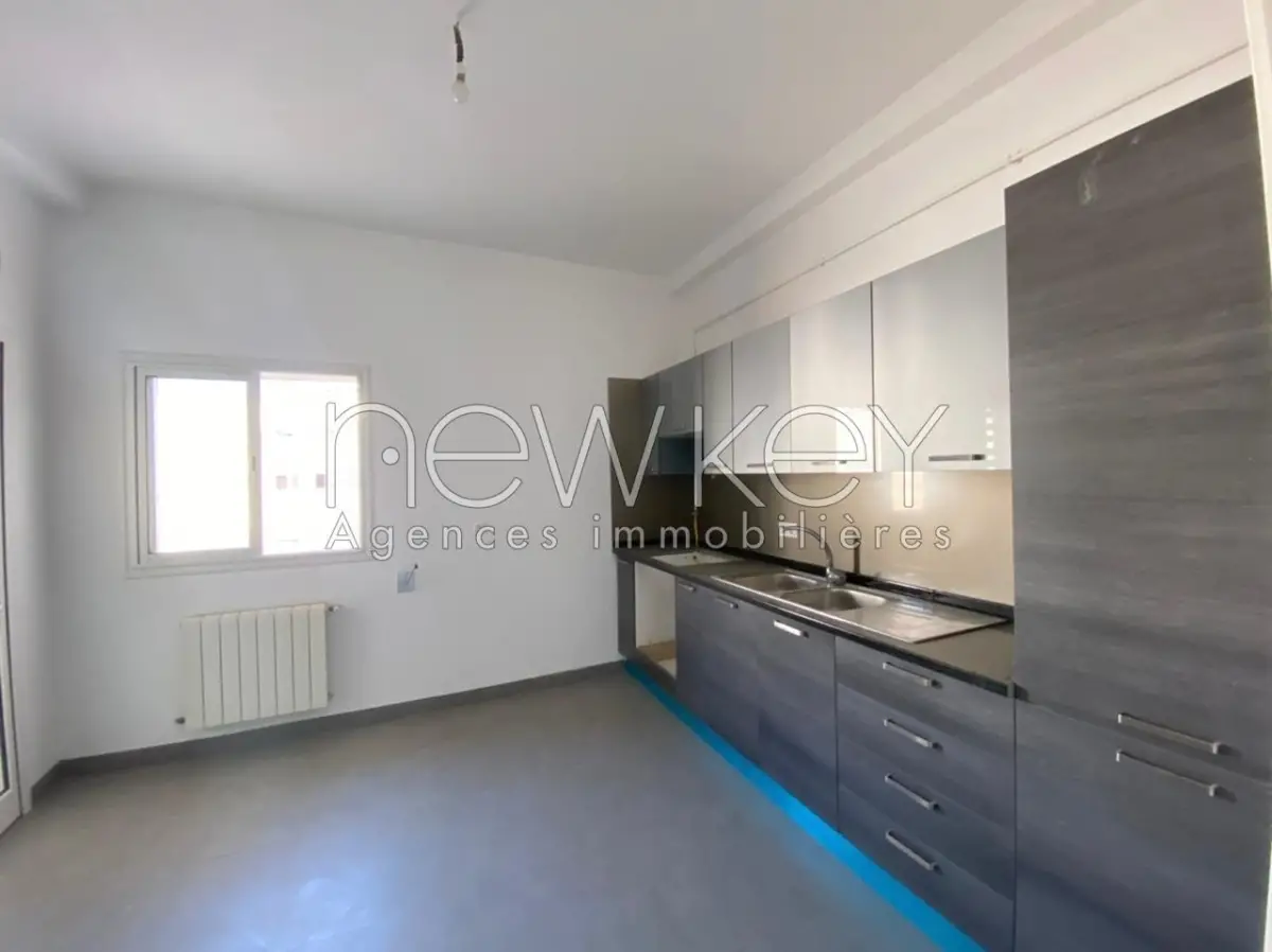 Un Appartement S+2 à vendre à Chotrana 1