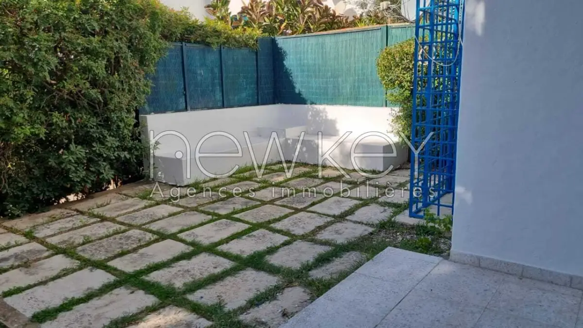 Appartement en rez-de-chaussée S+3 à louer à la Marsa