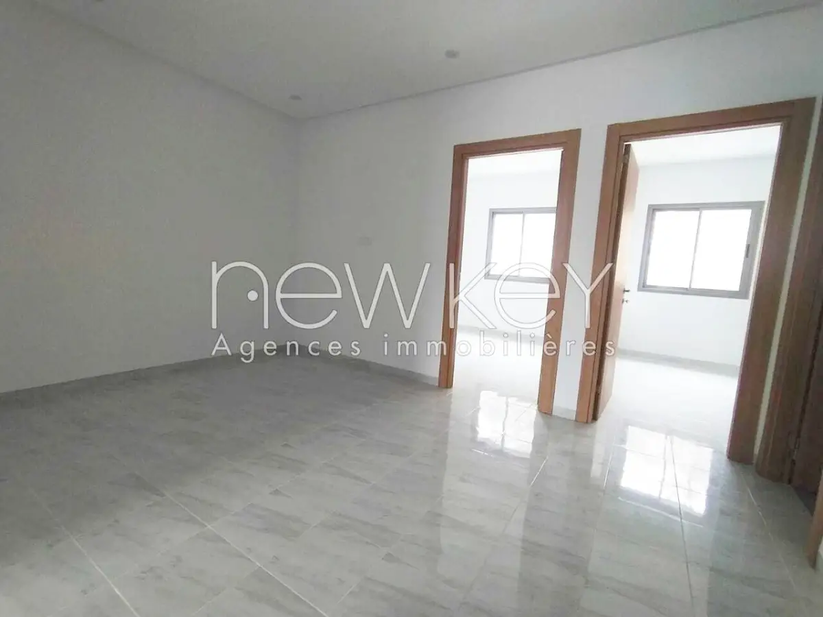 Appartement S+3 à louer à La Soukra