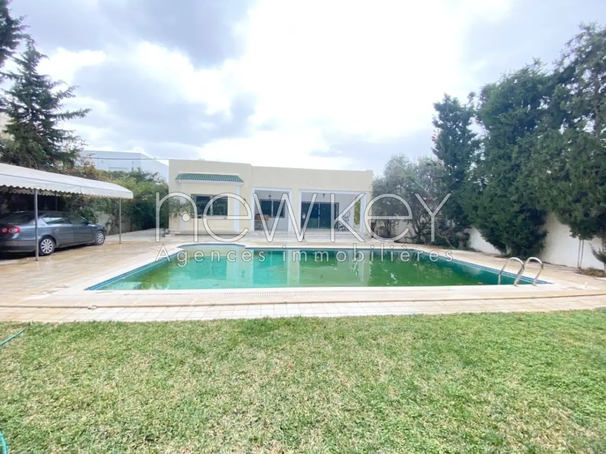 Une Superbe Villa prés du parc à louer à La Soukra