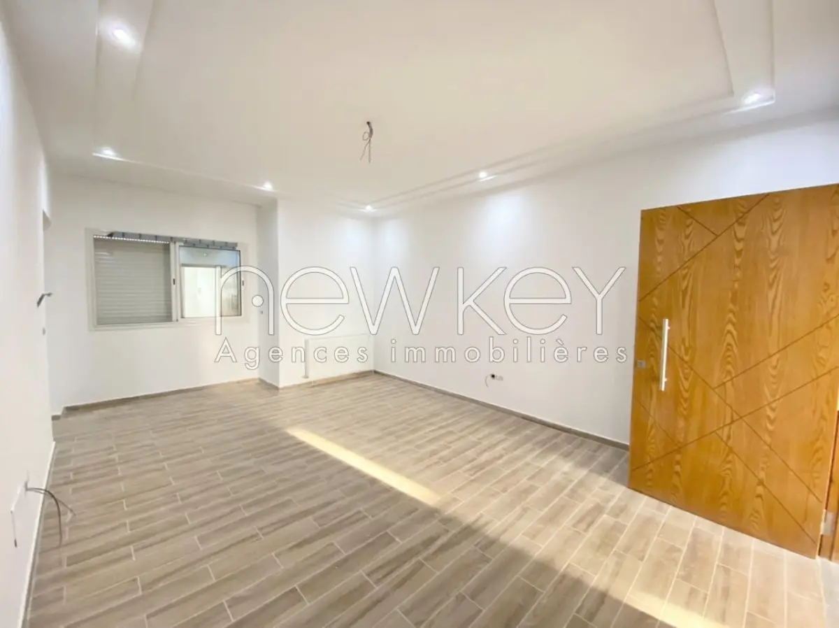 Un Appartement S+2 à  louer à Chotrana 1