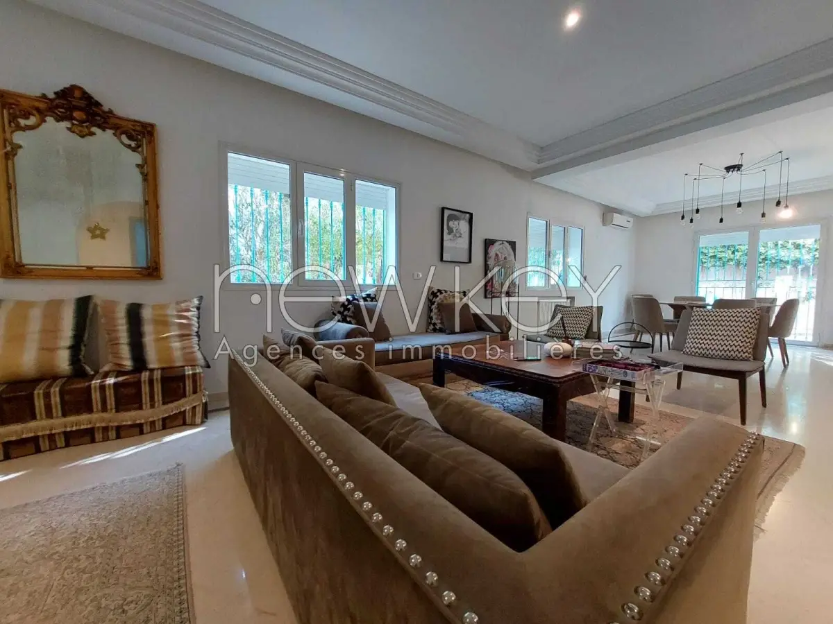 Villa s+5 à la Marsa