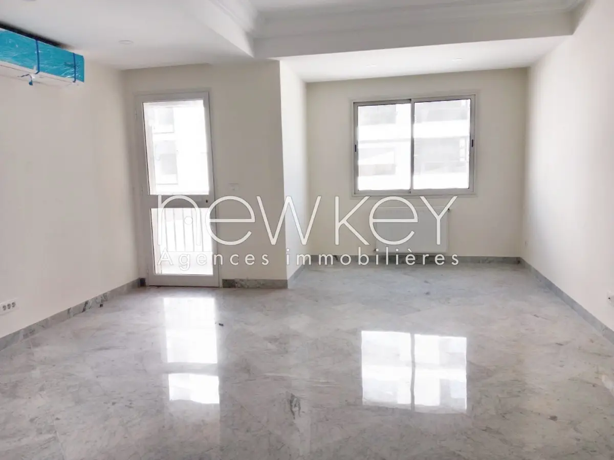 Un Appartement S+3 à vendre à La Nouvelle Soukra