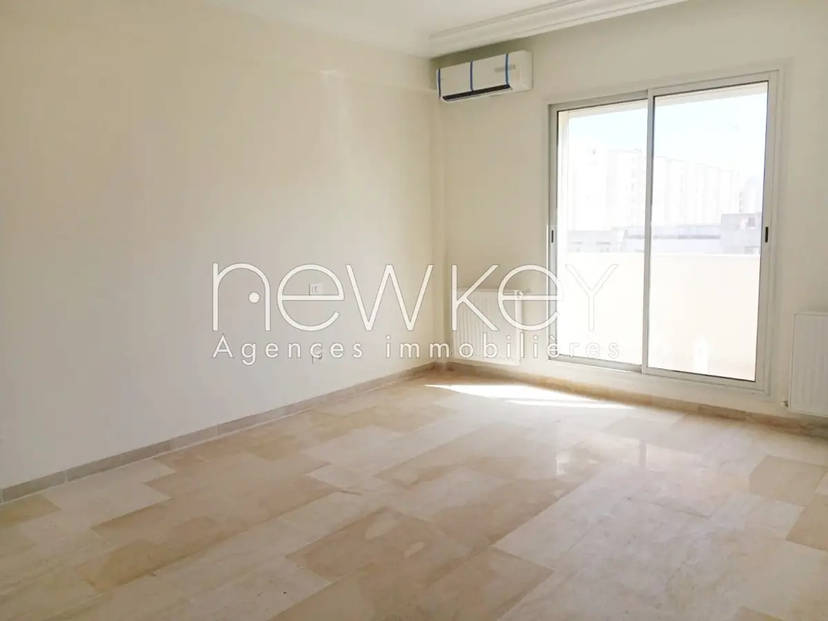Un Appartement  S+3 Neuf à La Nouvelle Soukra