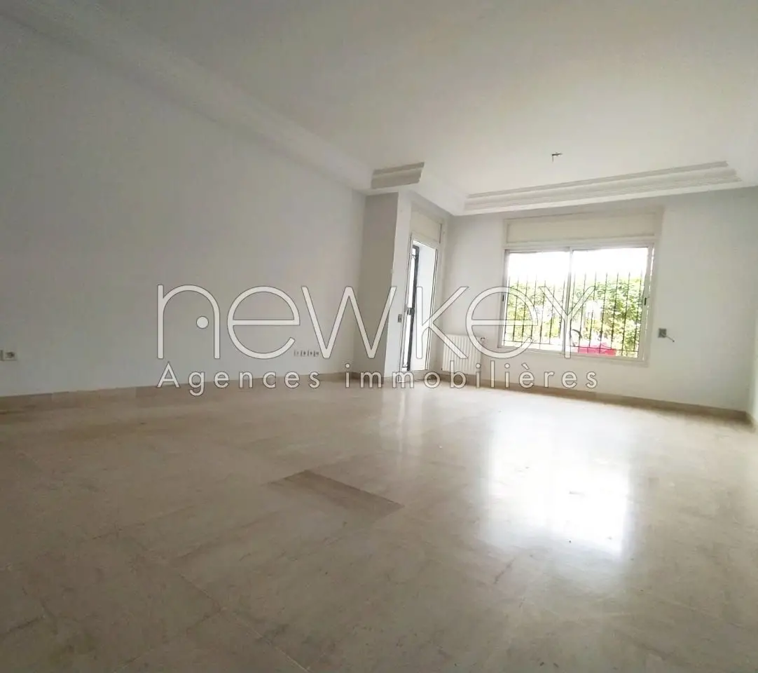 Un Appartement s+2 avec jardin à louer à La Soukra