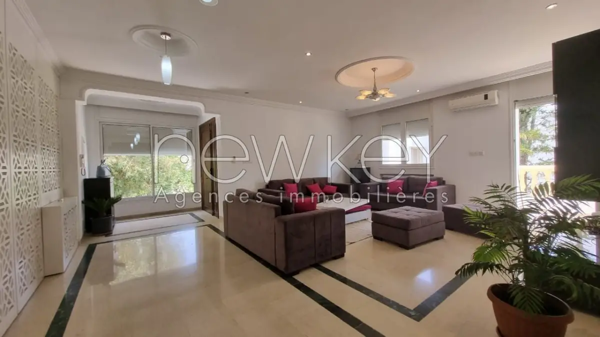 Bel Appartement S+4 meublé au coeur de la Marsa