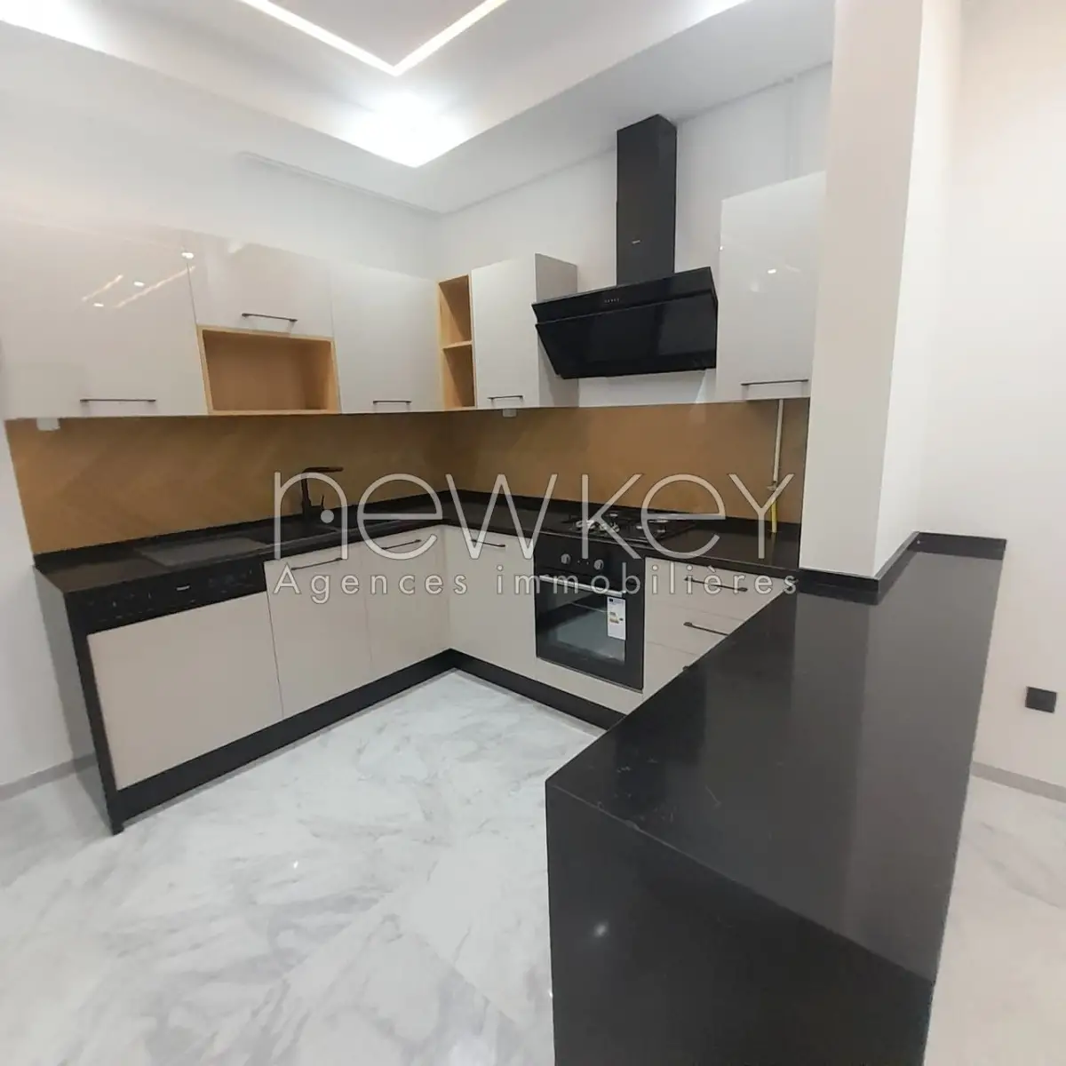 Un Bel Appartement Neuf S+2 avec jardin à La Nouvelle Soukra