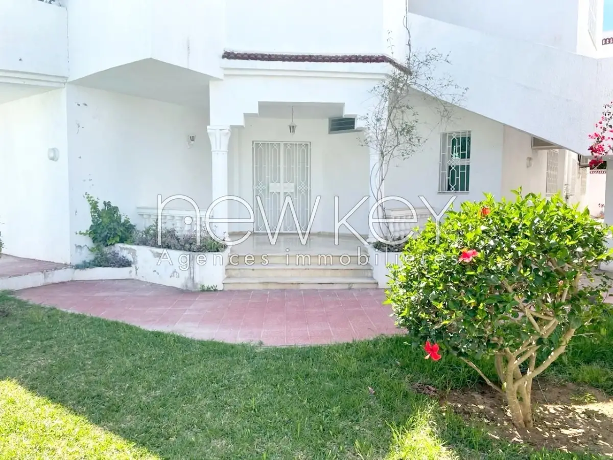 Une Villa  à vendre à La Soukra