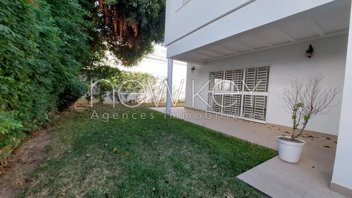Magnifique  S+3 avec jardin au coeur de la Marsa