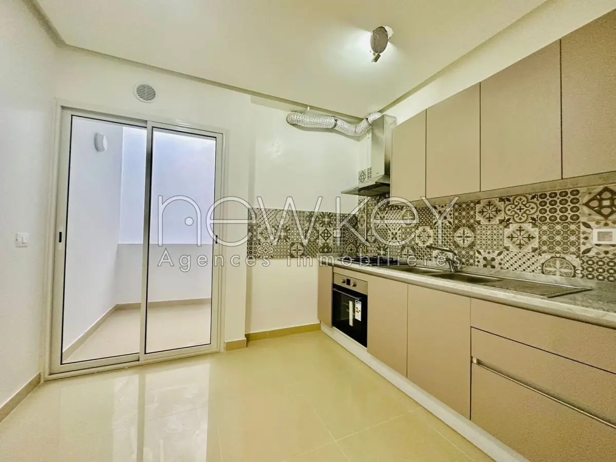 Un Appartement S+2 Neuf à louer à La Soukra