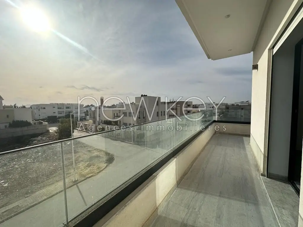 Un Appartement S+2 à louer à La Soukra