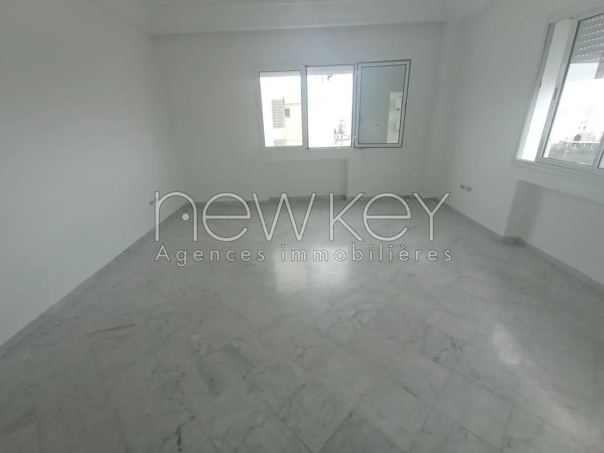 Un Bel Appartement S+2 à louer à Ain Zaghouan nord