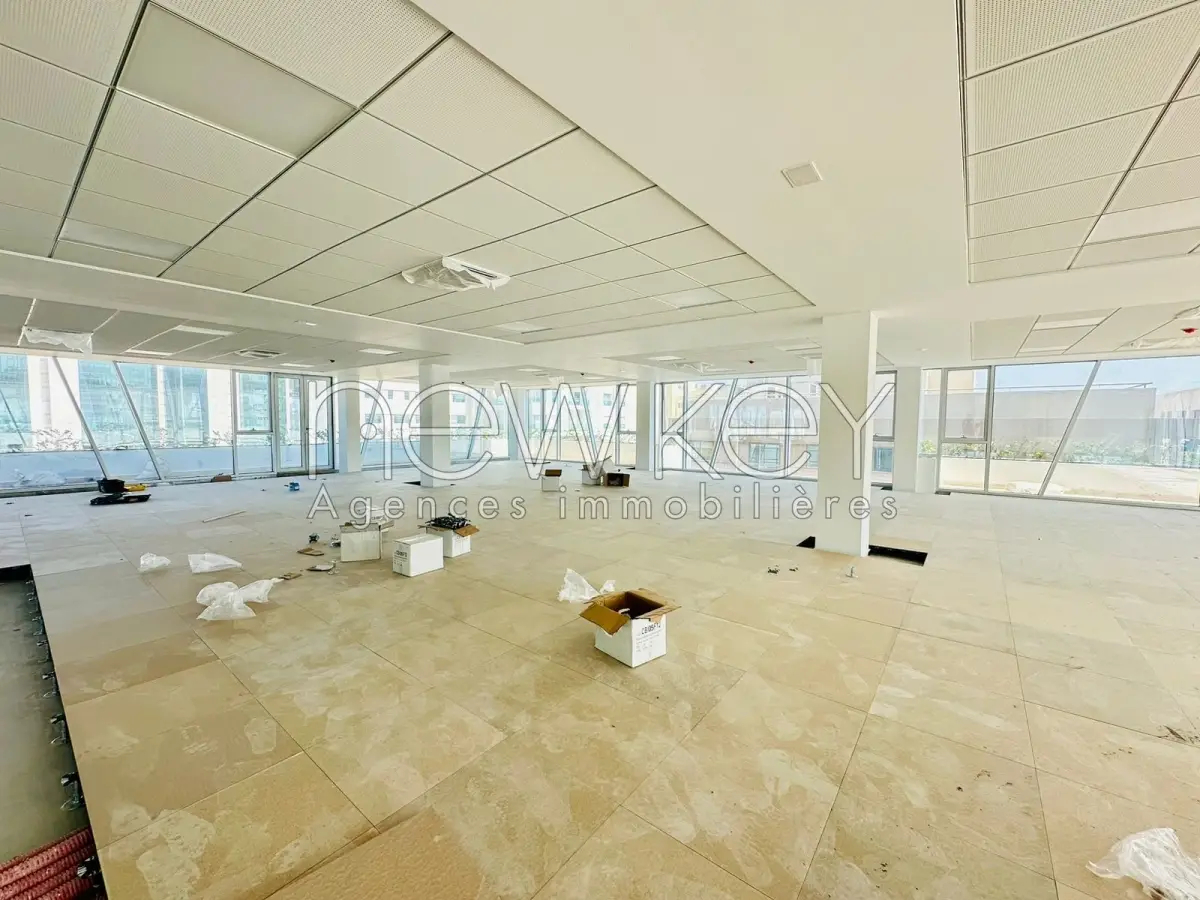 Immeuble  Bureautique de 3900m² à louer au Lac 2