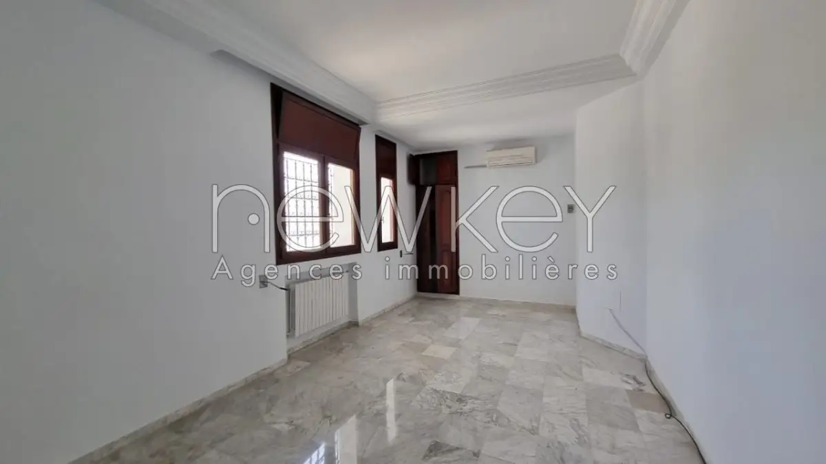 Villa s+4 à La Marsa
