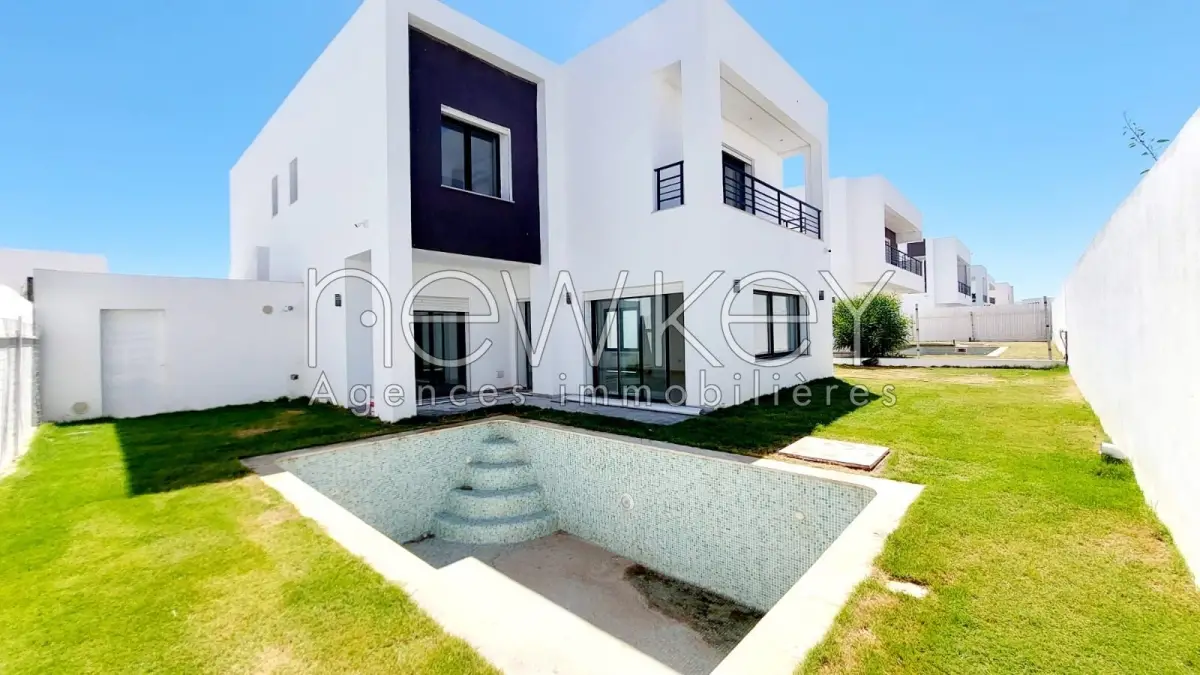 Coquette villa S+4 à Tunis Bay