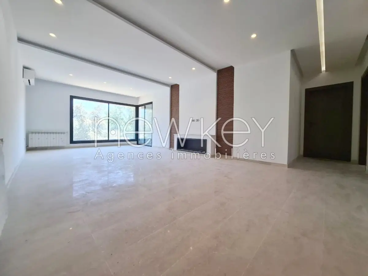 Un Superbe Appartement Neuf s+3 à louer à La Soukra