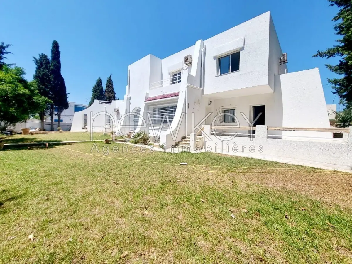 Villa S+4 à Sidi Bou Said