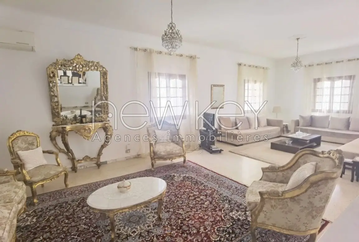 villa de 240m² sur un terrain de 1050m²