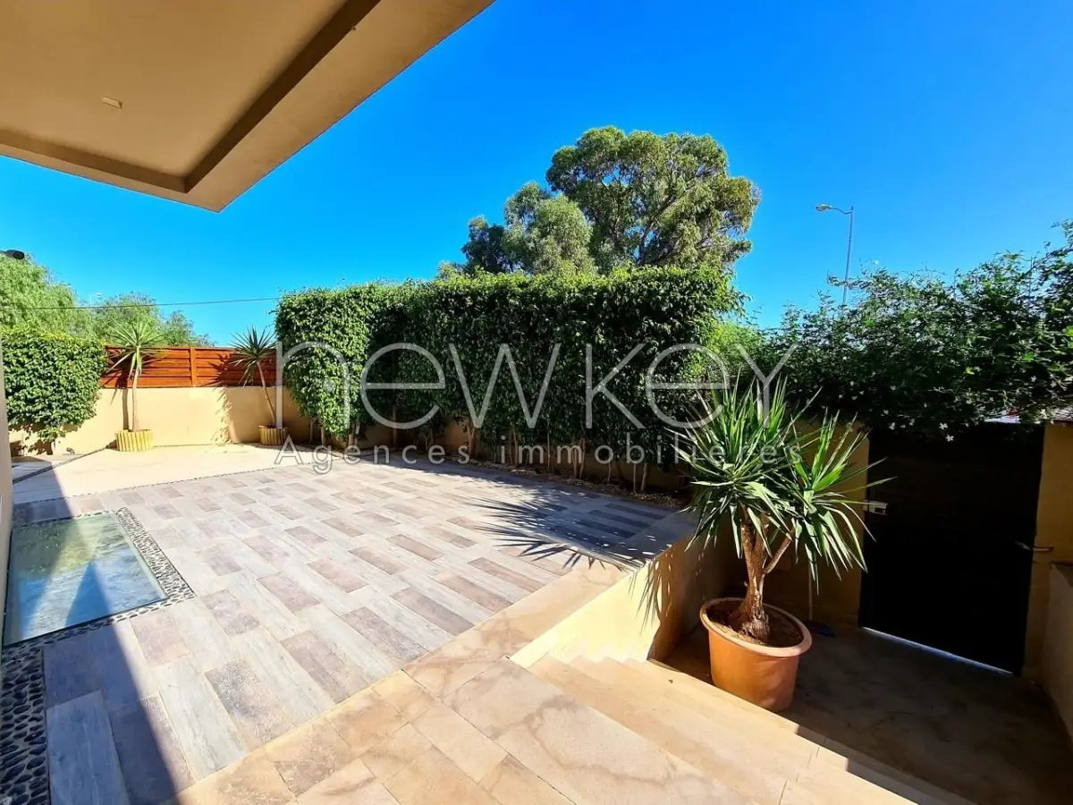 Magnifique duplex S+3 avec piscine à la Marsa