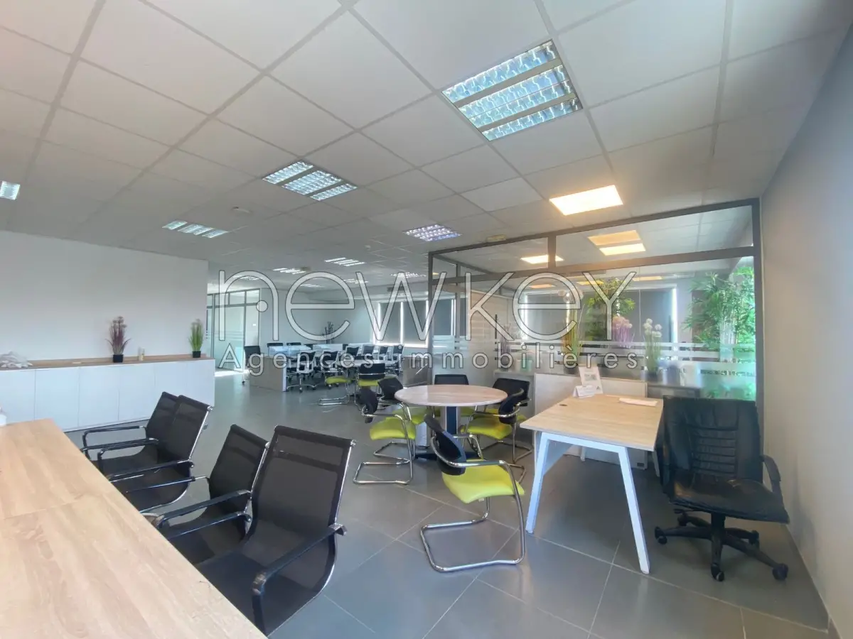 Bureau Open-space à louer à la zone d'activité khaireddine