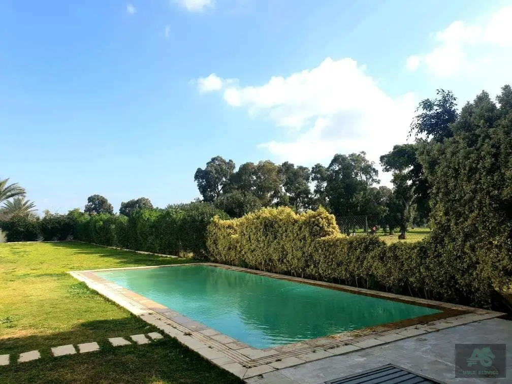 Une spendide villa à la Soukra