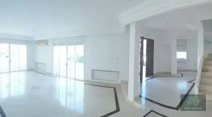 Grande villa avec piscine à Gammarth