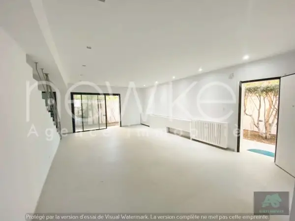 Triplex de 300m² à louer aux Jardins de Carthage