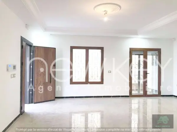 Villa S+6 avec piscine à louer aux Jardins de Carthage
