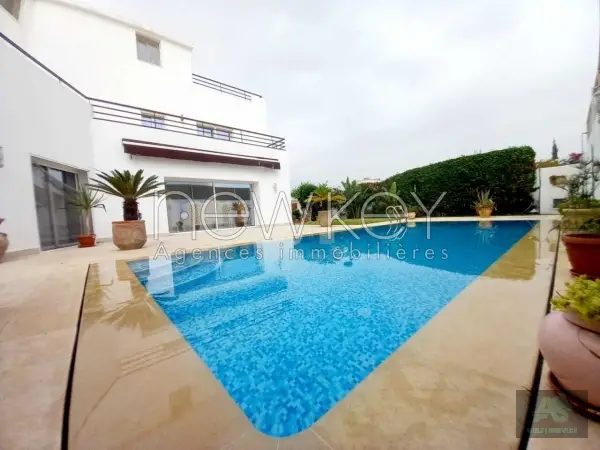 Magnifique villa S+4 à Gammarth