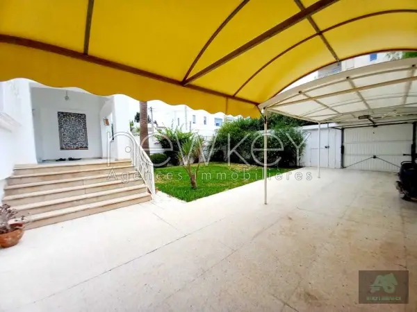 Duplex S+4 à la Marsa