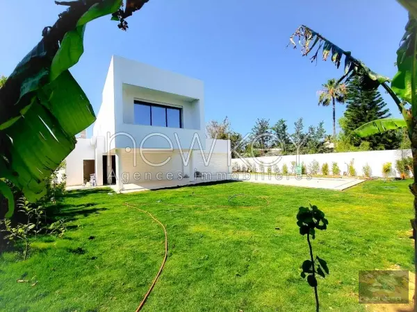 Somptueuse Villa avec piscine à louer à La Soukra