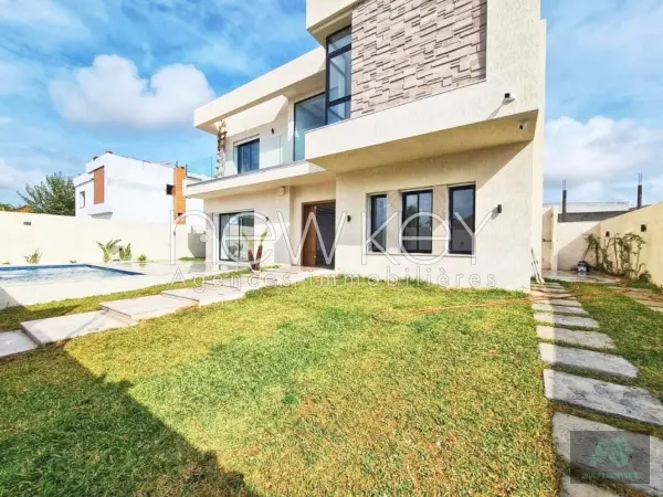 Une Villa Neuve à vendre à La Soukra
