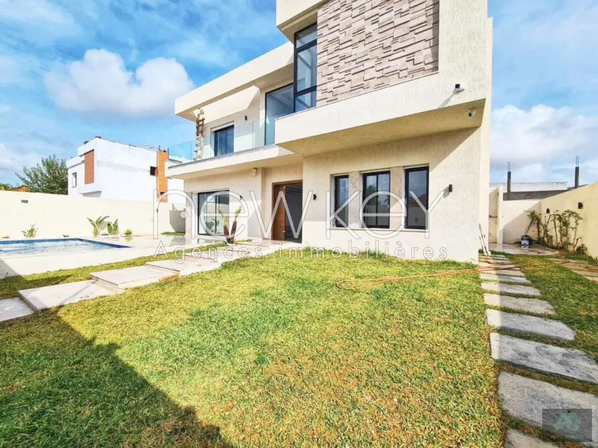 Une Villa Neuve à vendre à La Soukra
